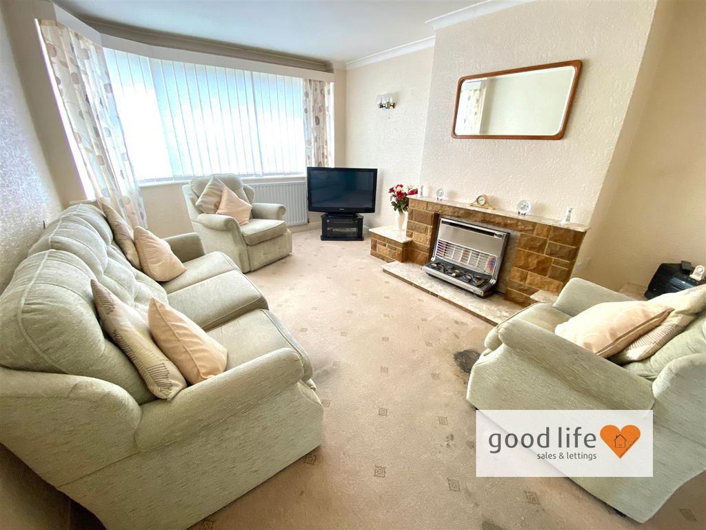 Property photo 2 of 17 20250808_132837775_Ios33Wetherbyroad.Jpg
