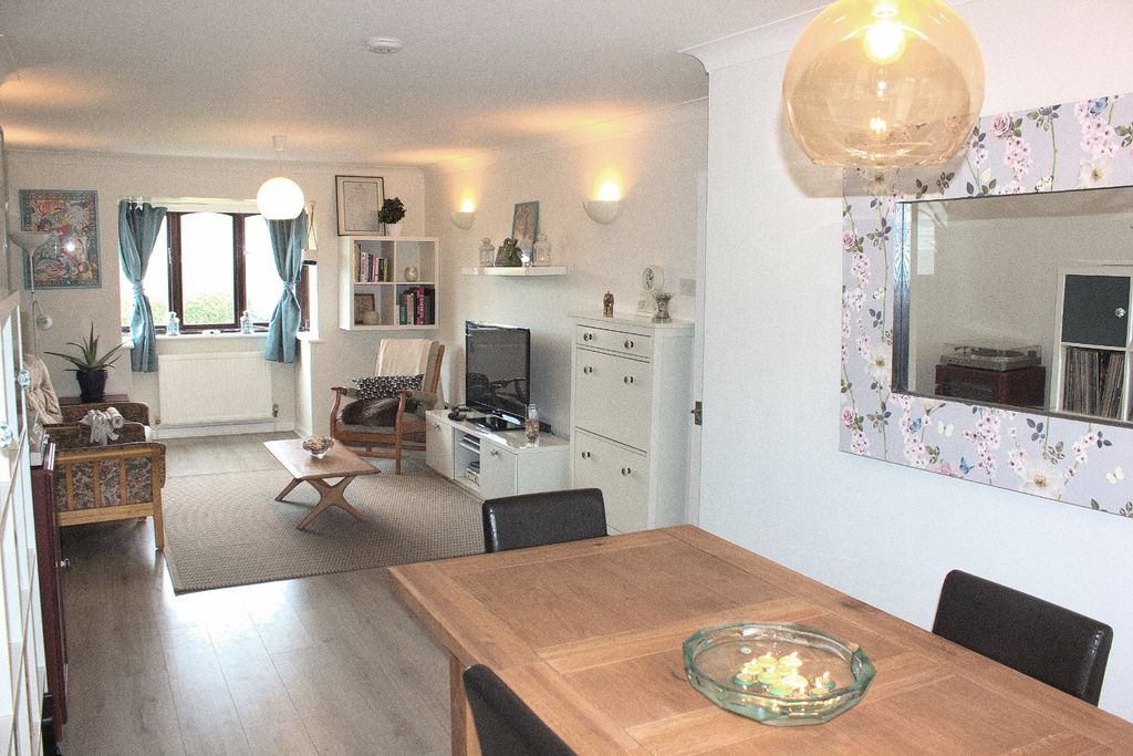 Property photo 3 of 12 3536875