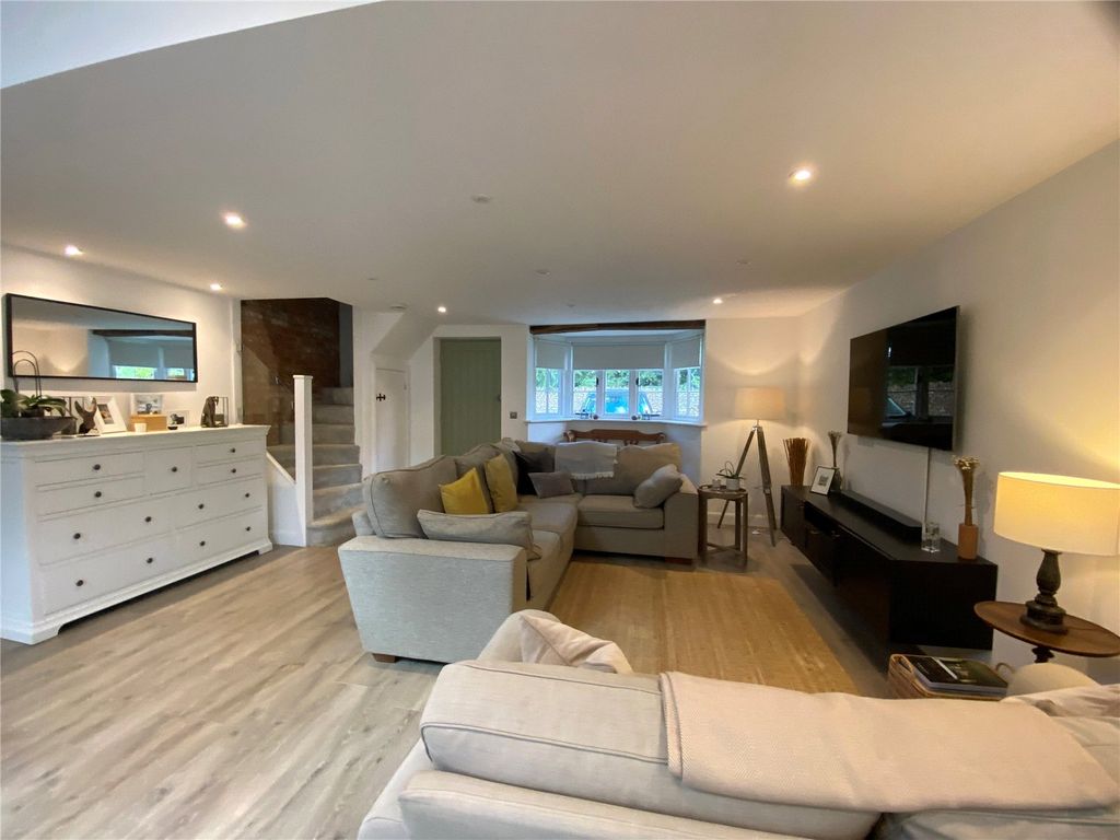 Property photo 3 of 35 Picture No. 21