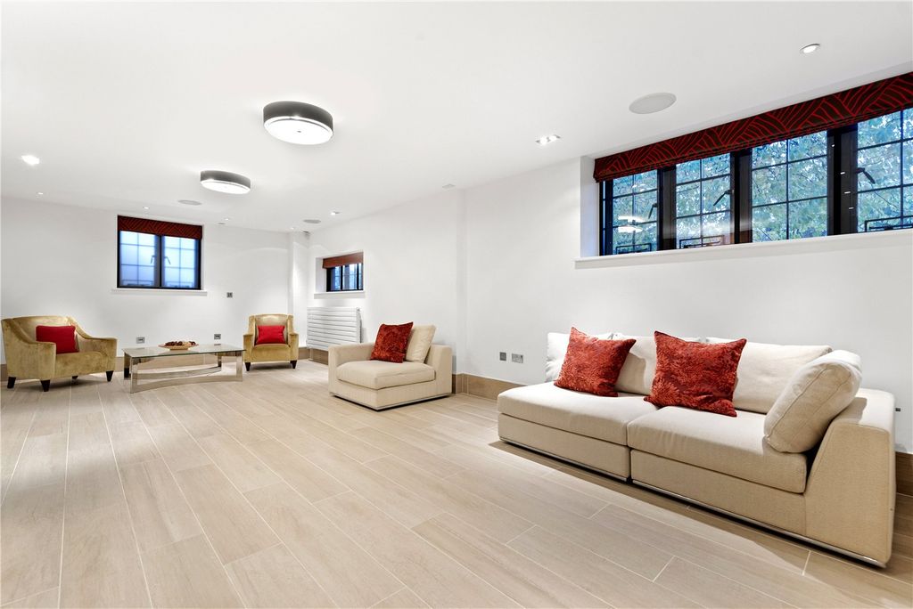 Property photo 3 of 35 Picture No. 18