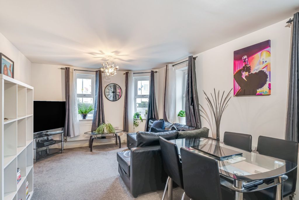 Property photo 3 of 12 Living Room