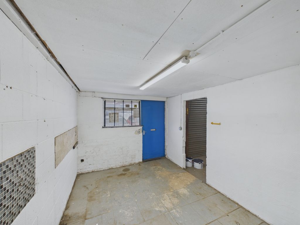 Property photo 3 of 7 Photo 2