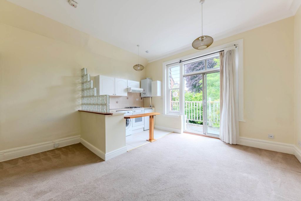 Property photo 2 of 5