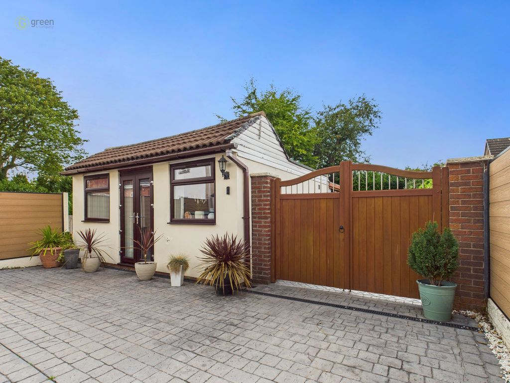 Property photo 3 of 94