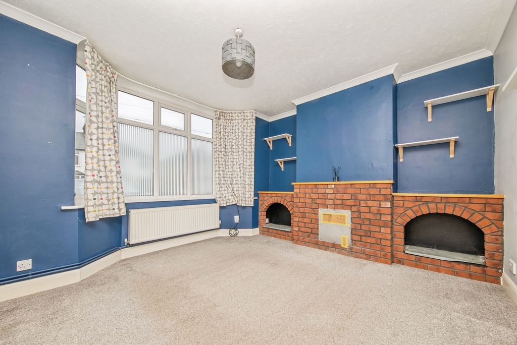 Property photo 2 of 17 Photo