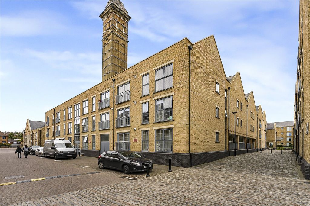 Property photo 1 of 23 External Image