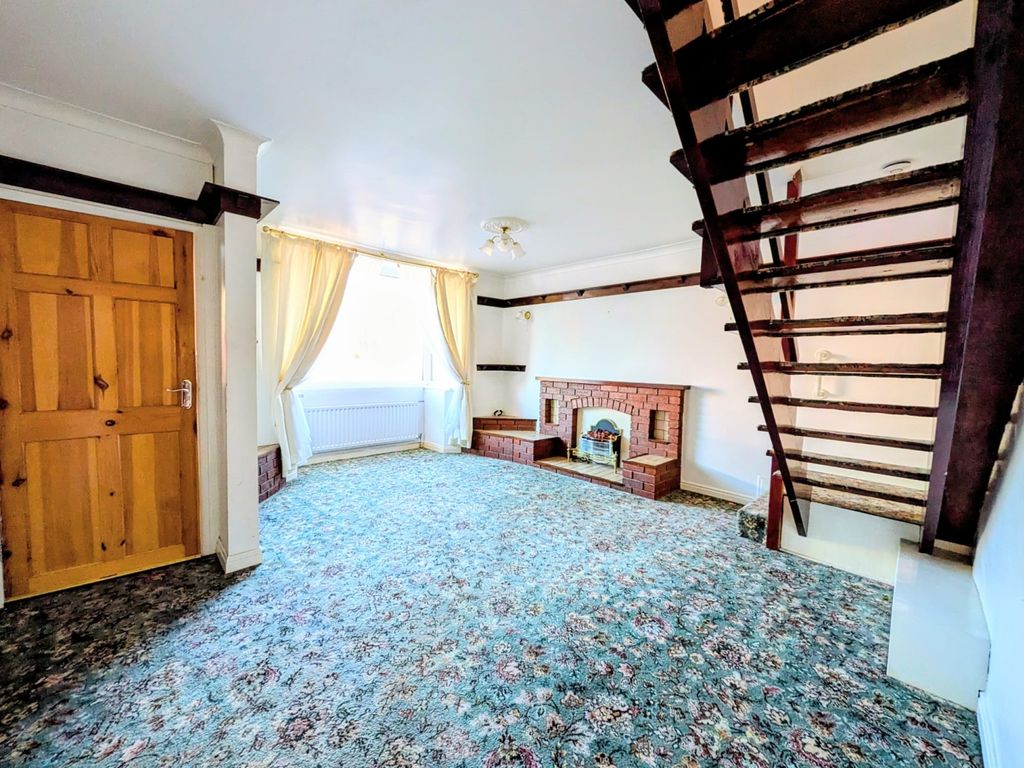 Property photo 3 of 14 562d8Ac7-2B5F-4158-800F-7Af43B687417