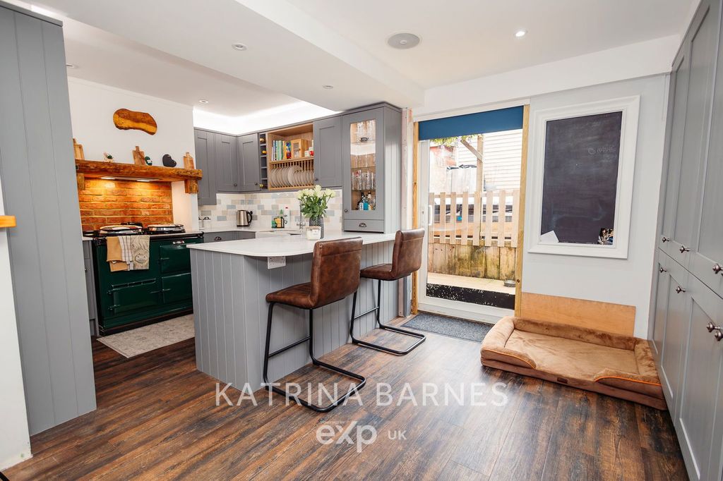 Property photo 2 of 29