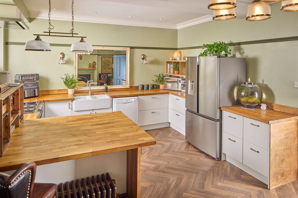 Property photo 3 of 24 Living/Kitchen/Dining