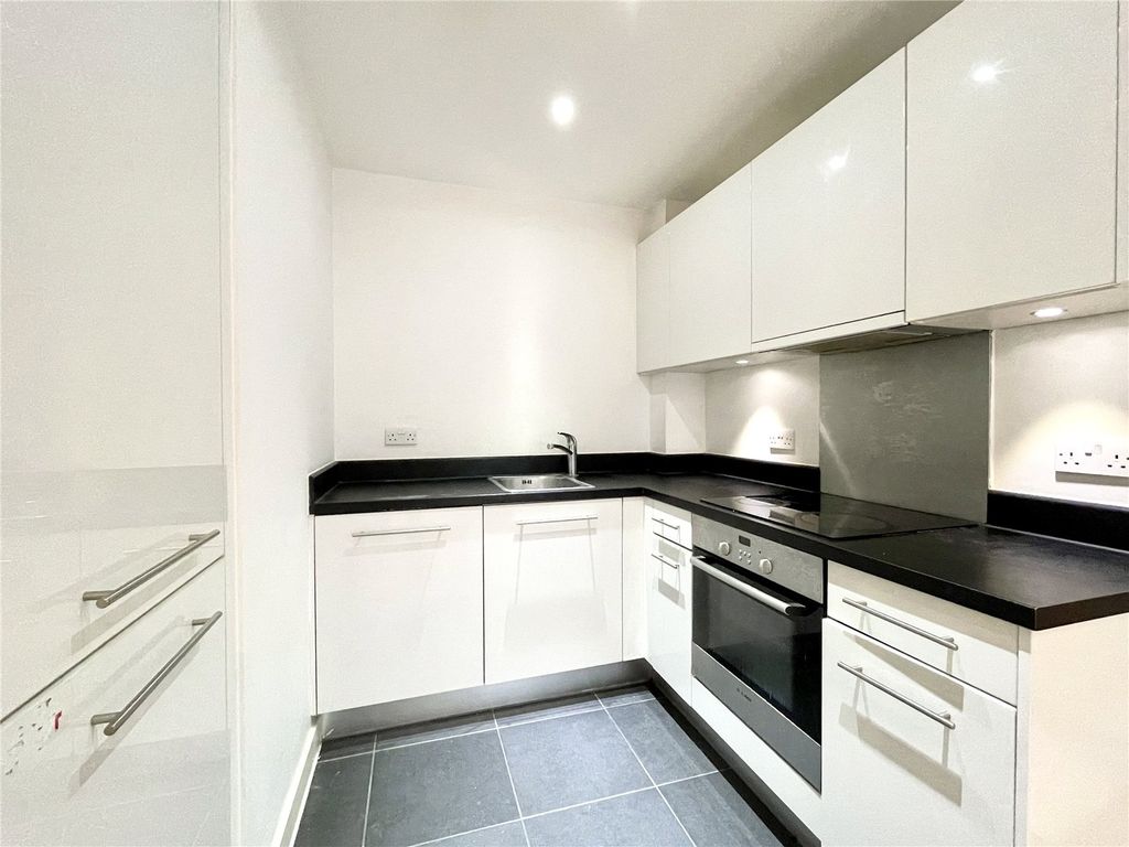 Property photo 2 of 6 Picture No. 11