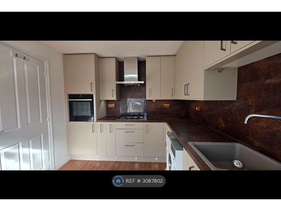 Property photo 3 of 24