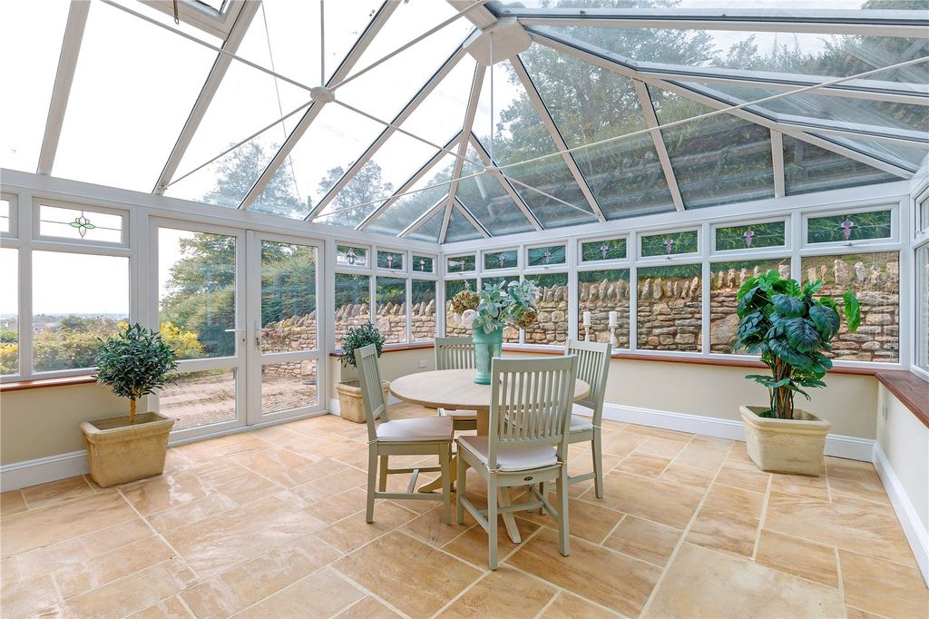 Property photo 2 of 23 Conservatory