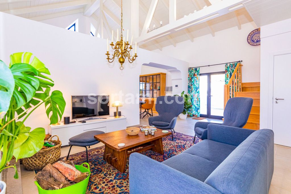 Property photo 3 of 28