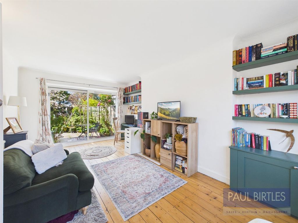 Property photo 3 of 28 Cam01301G0-Pr0738-Still026.Jpg