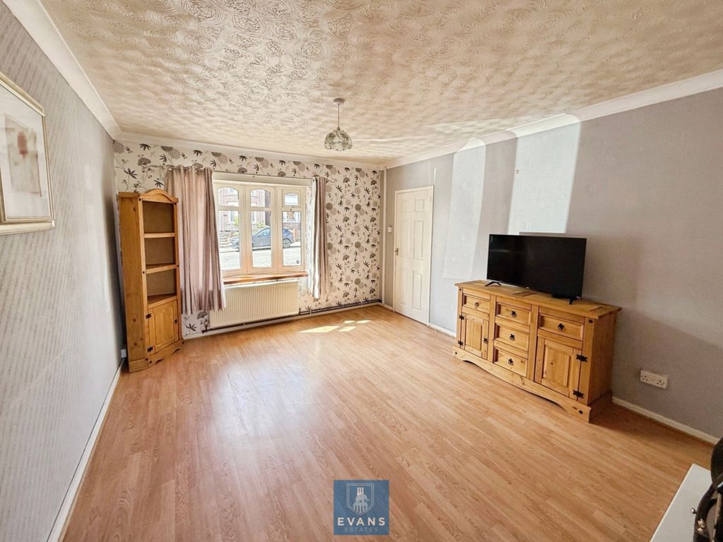 Property photo 2 of 14 Living Room