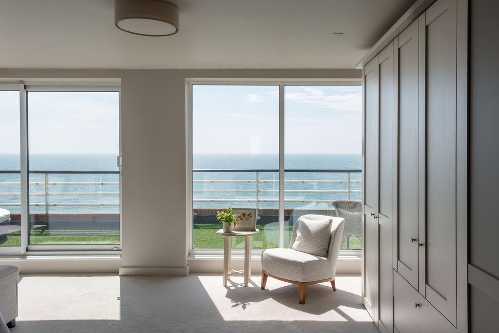 3 bed flat for saleSandgate, Kent CT20 photo 5