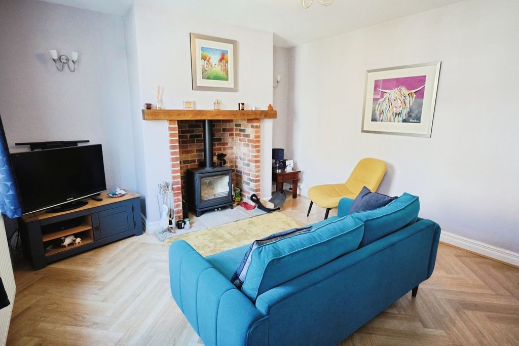 Property photo 3 of 16 Pbox-Img.Jpg