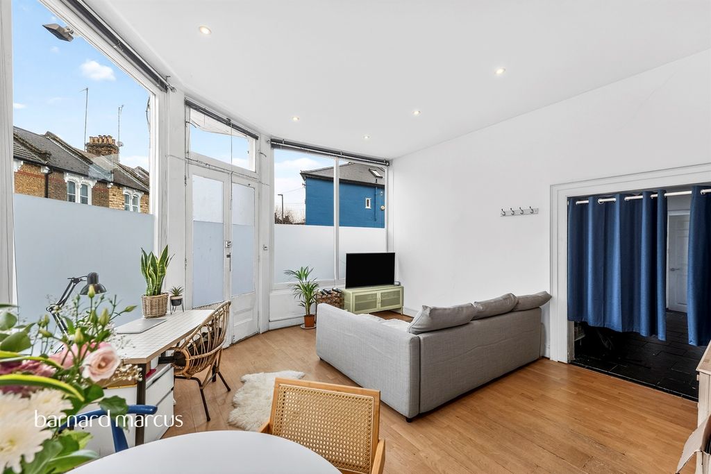 Property photo 3 of 9