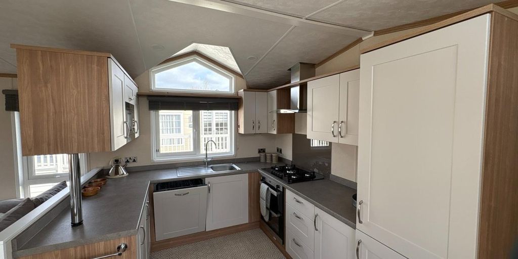Property photo 2 of 5 Htla56819E7ee6A547.Jpg
