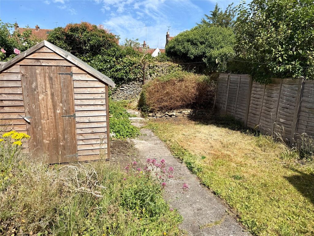 Property photo 2 of 17 Picture No. 27