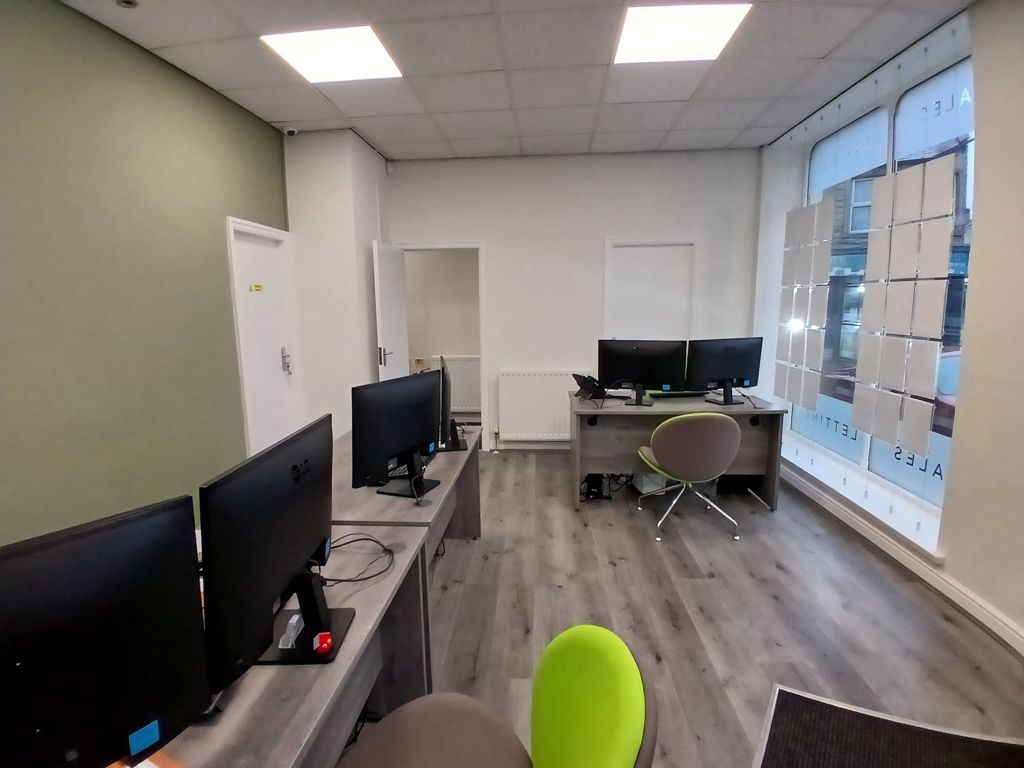 Property photo 3 of 8 Photo 4