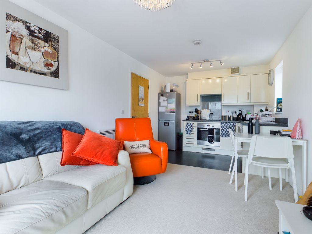 Property photo 2 of 11