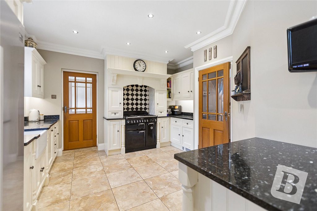 Property photo 3 of 15 Kitchen/Diner