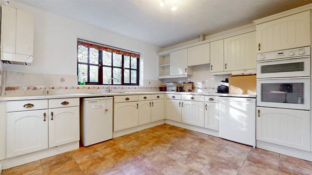 Property photo 3 of 15 Ufzi00Dys0Cxqp_Ql77-7Q.Jpg