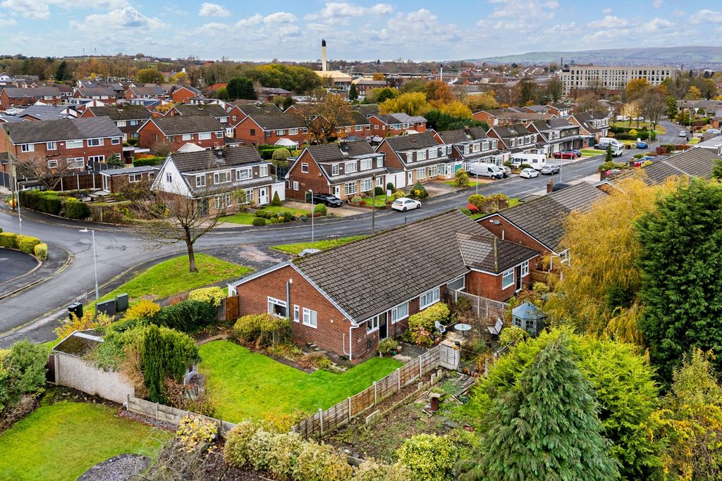 Property photo 3 of 38 3734293