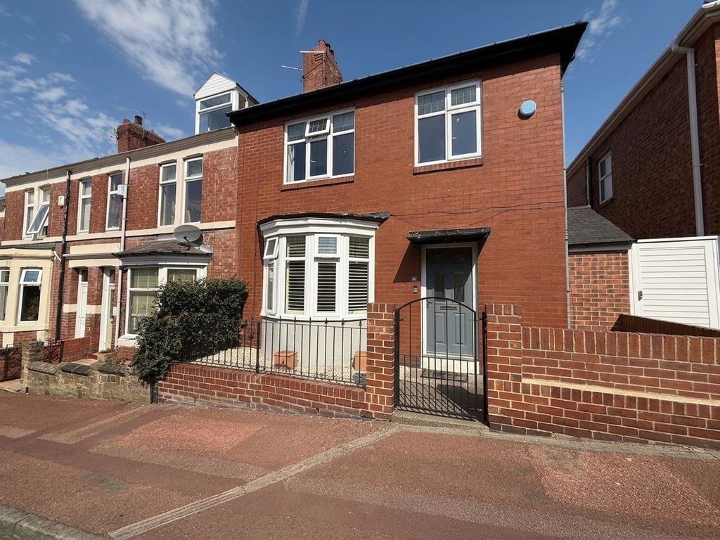 Property photo 1 of 11 External