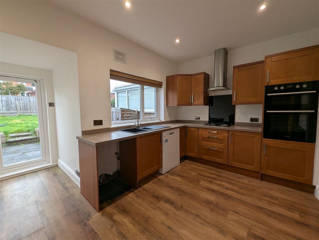 Property photo 3 of 9 Kitchen/Diner