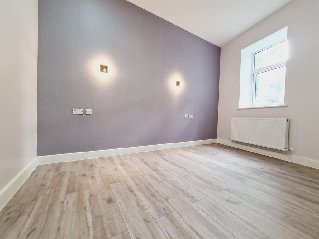 Property photo 2 of 8 Zpj86Ph_Yk-Torf4Zmdk1Q.Jpg