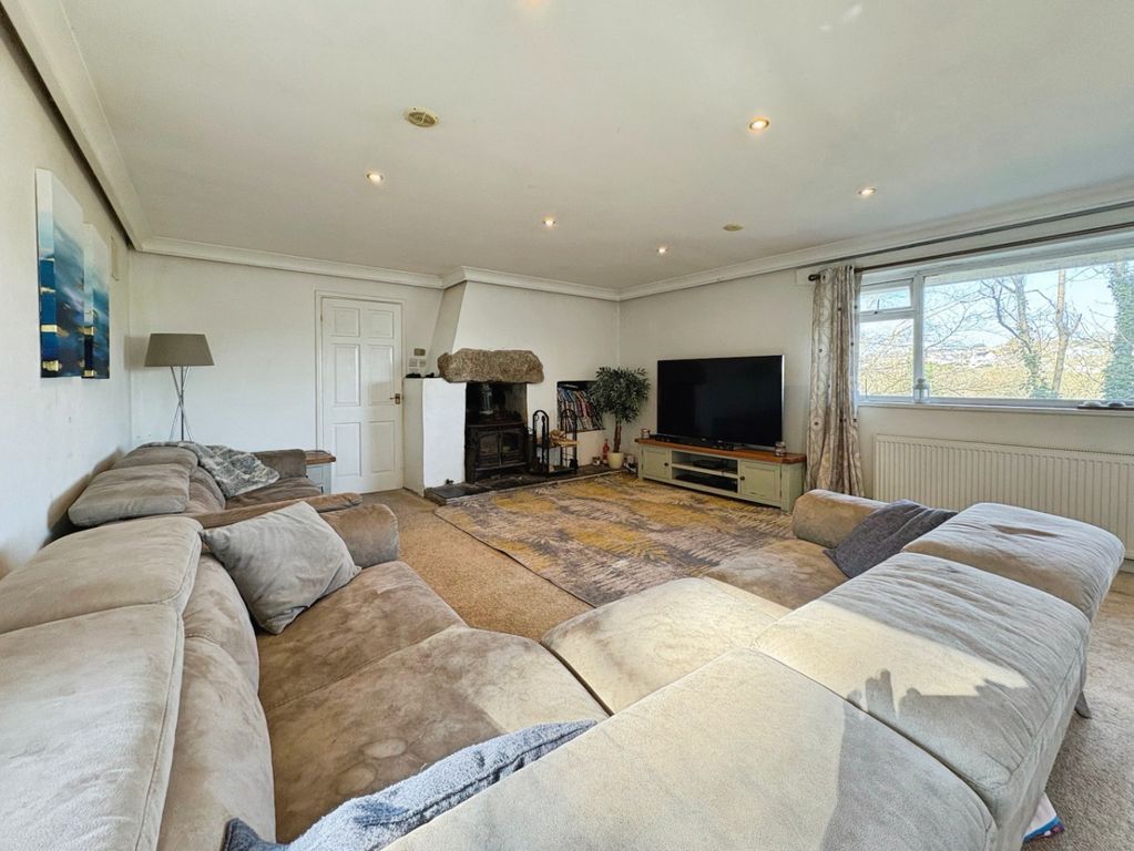 Property photo 3 of 29 4978989