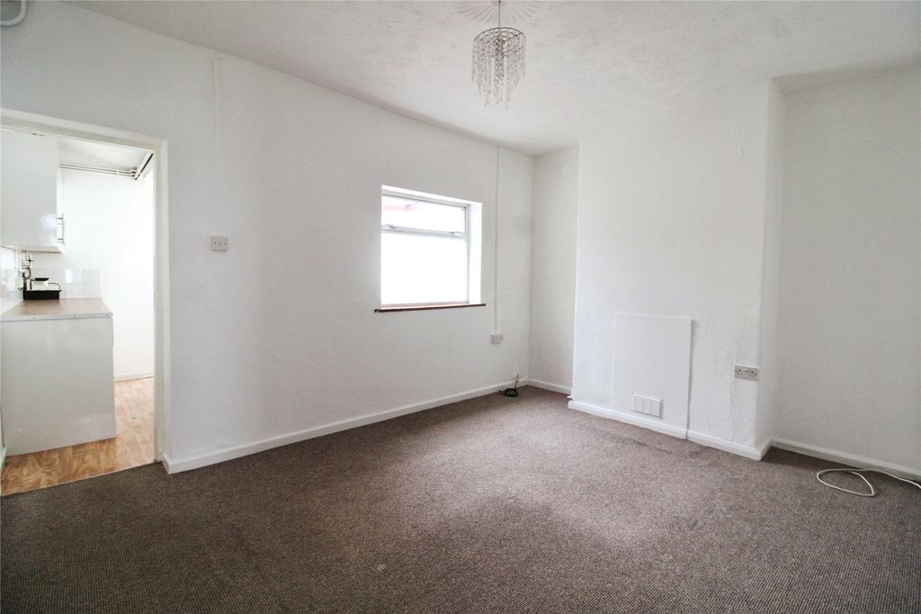 Property photo 2 of 10 Picture No. 20
