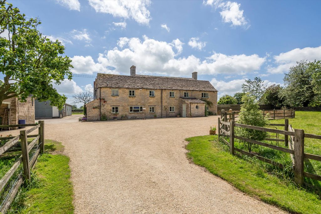 Property photo 2 of 23 Image