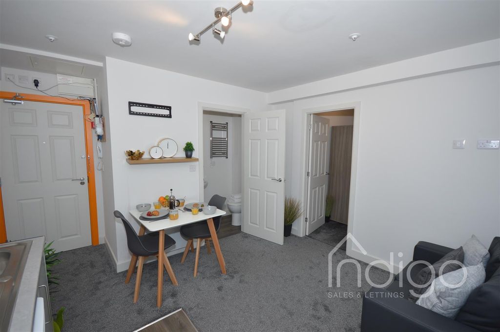Property photo 1 of 8 Bryq_2x6Yumaq2Mk8Ql1Oa.Jpg