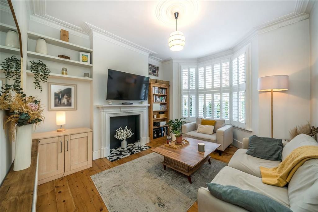 Property photo 2 of 8