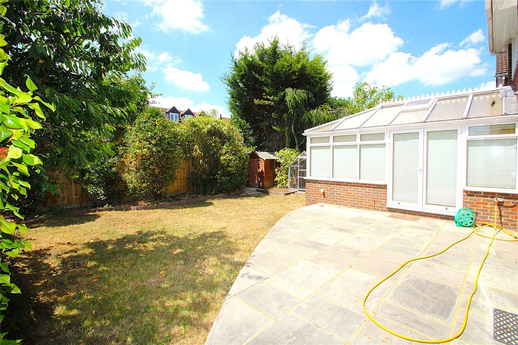Property photo 3 of 19 Picture No. 18