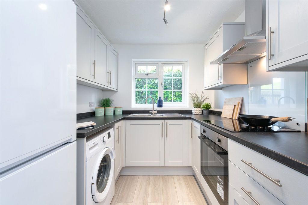 Property photo 3 of 19 Picture No. 18