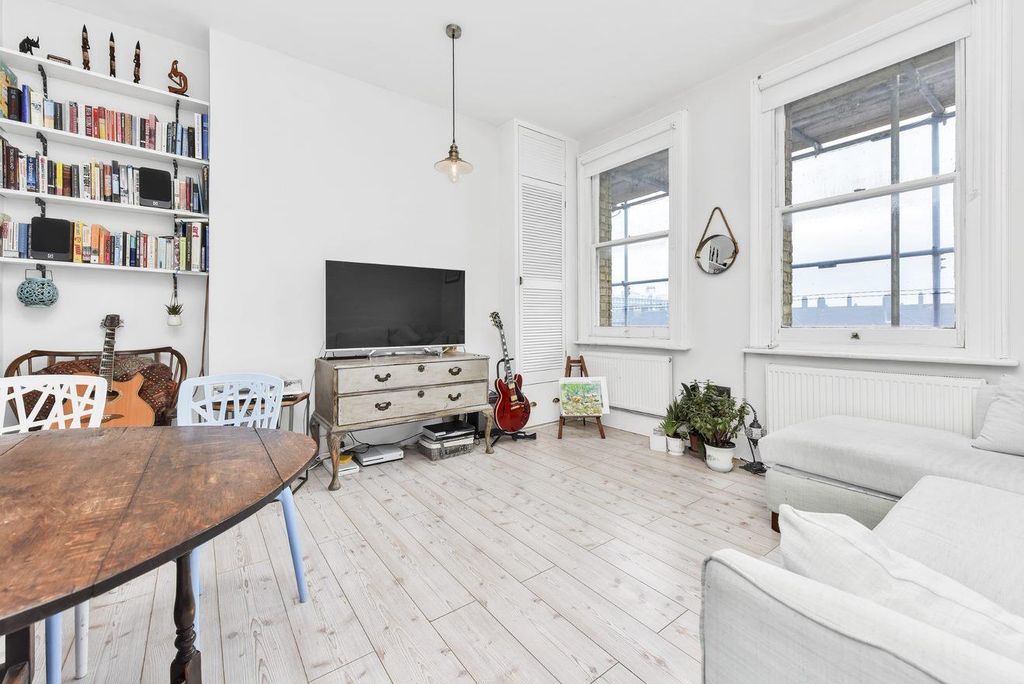 Property photo 3 of 7