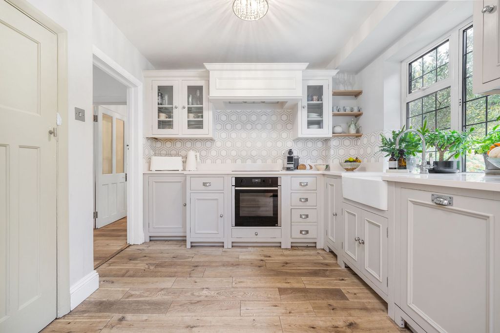 Property photo 2 of 22 Kitchen