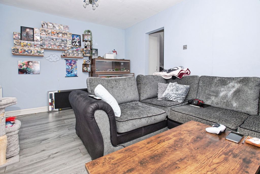 Property photo 3 of 12 Photo