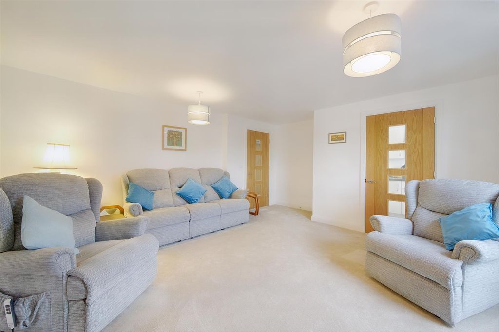 Property photo 2 of 30 8547670-Interior27.Jpg