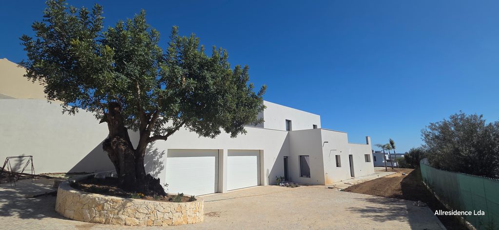 Property photo 1 of 43