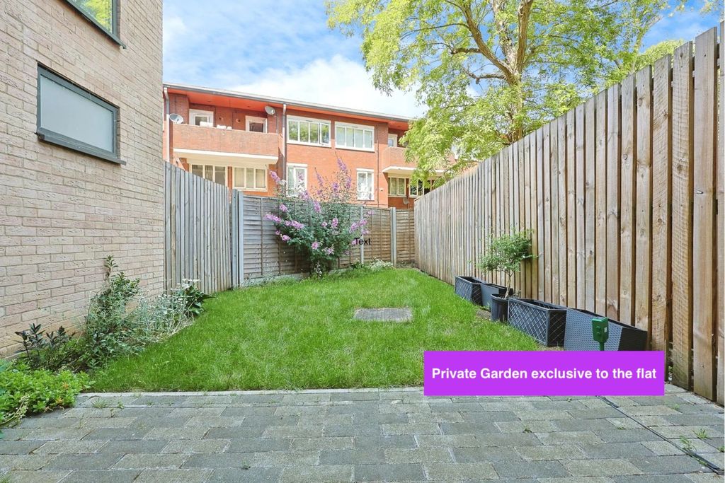 Property photo 3 of 16 Garden Apartment