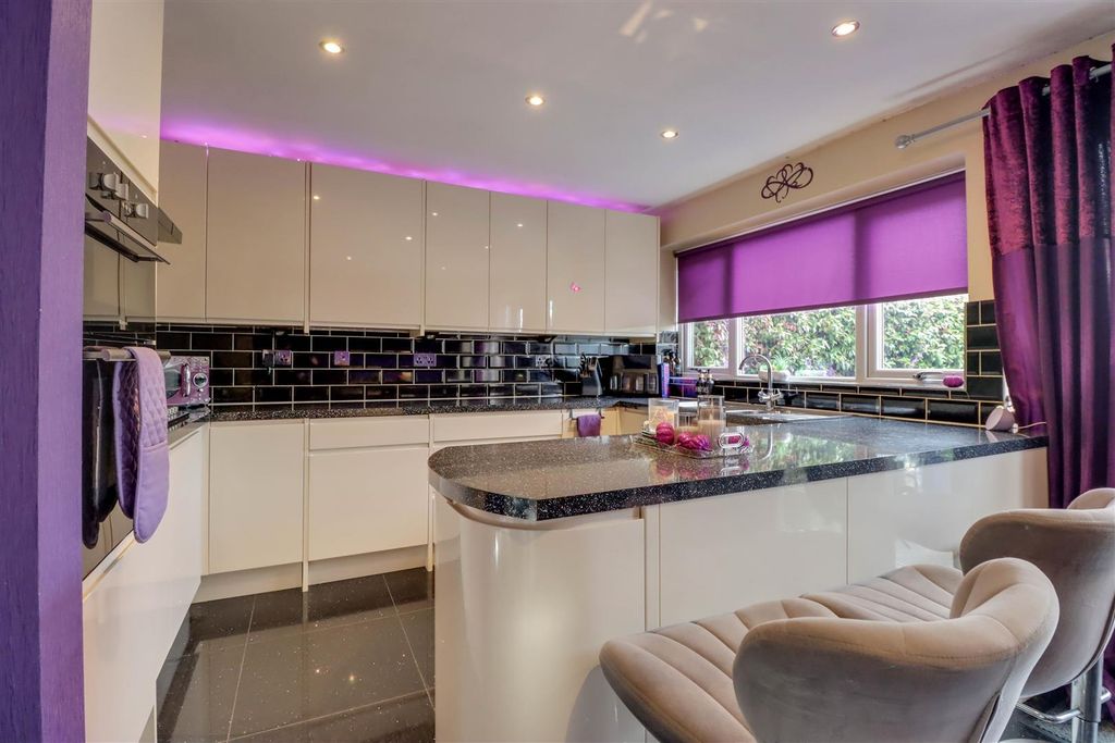 Property photo 3 of 14 56 Alicia Avenue-2.Jpg