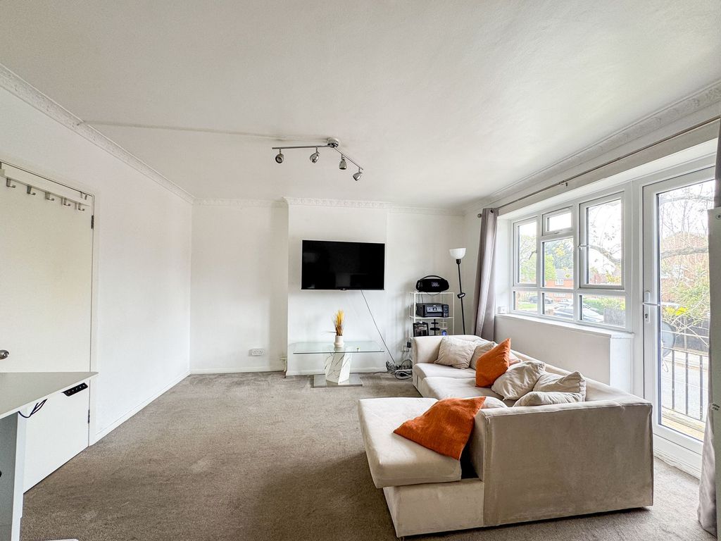 Property photo 2 of 8