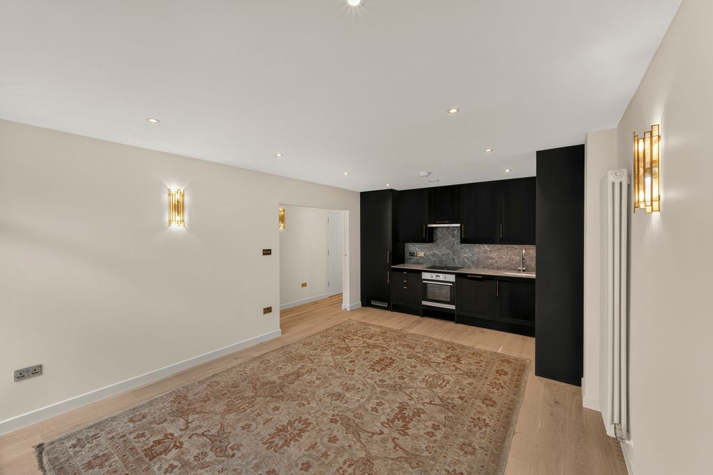 Property photo 2 of 13 Picture No. 11