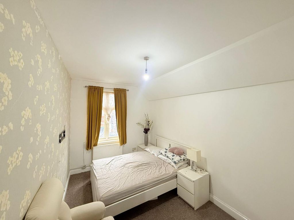 Property photo 3 of 7 Gallery