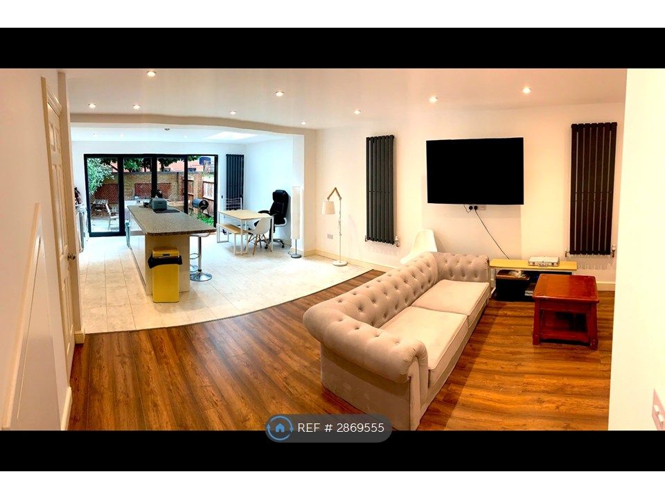 Property photo 2 of 8 Large Open Plan Living Room